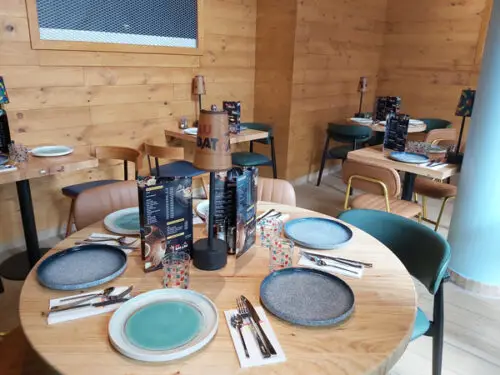 Photo table ronde Restaurant Au Bateau